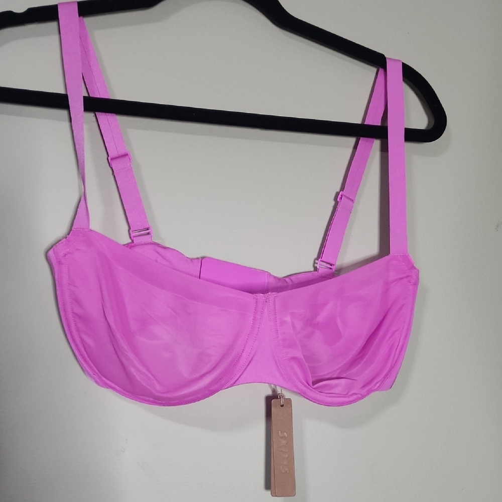 SKIMS Vibrant Pink Underwire Bra